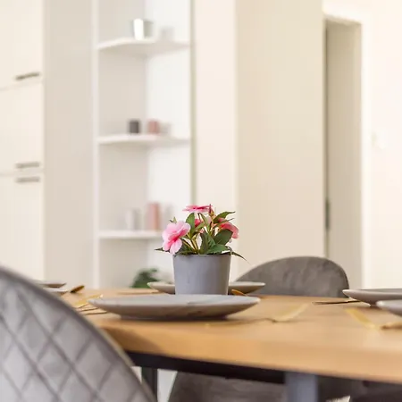 アパート Deluxe I36 Center With 4bedrm, 2bathrm ブダペスト