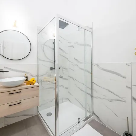 アパート Deluxe I36 Center With 4bedrm, 2bathrm ブダペスト