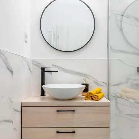 アパート Deluxe I36 Center With 4bedrm, 2bathrm